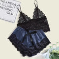 Pijama Feminino com Shorts e Top em Renda