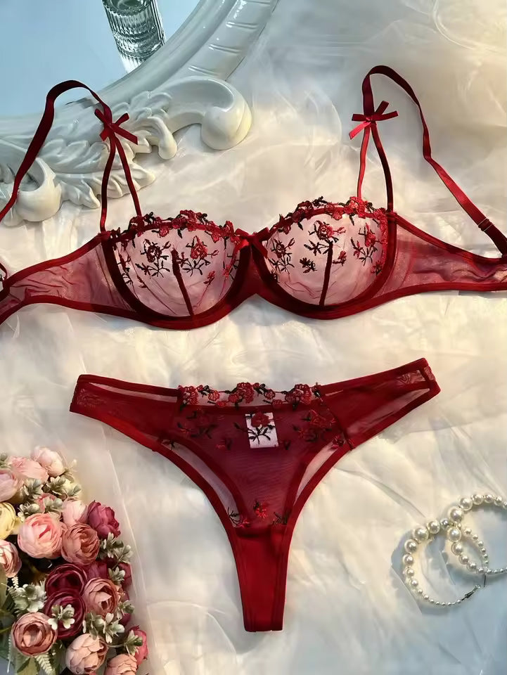 Lingerie Sensual Feminina em Renda Floral – Conjunto Sutiã e Calcinha