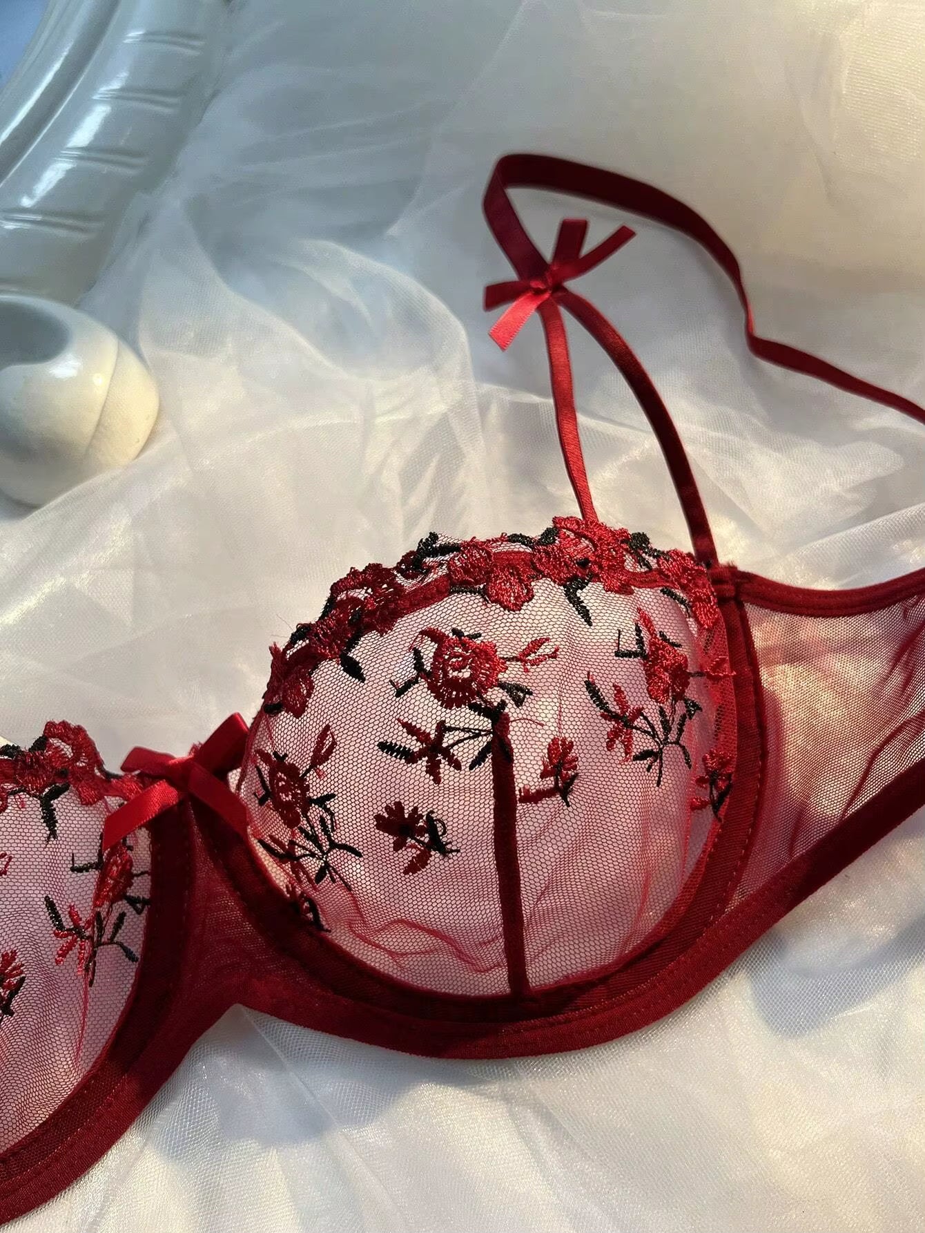 Lingerie Sensual Feminina em Renda Floral – Conjunto Sutiã e Calcinha